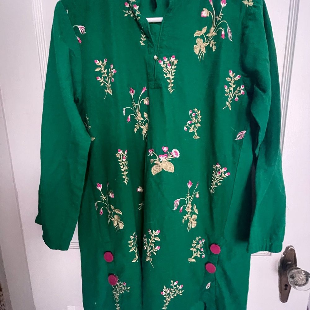 Warda Green Floral Embroidered tunic